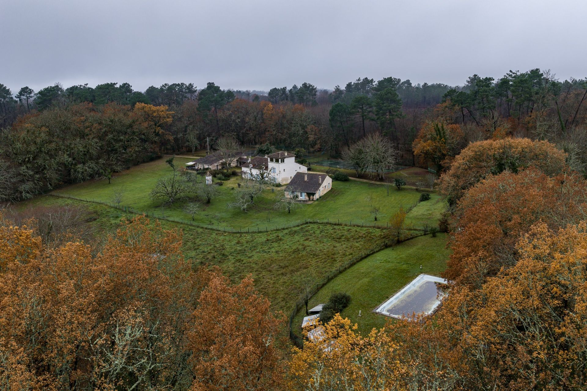 house 23 Rooms for sale on ST ASTIER (24110)