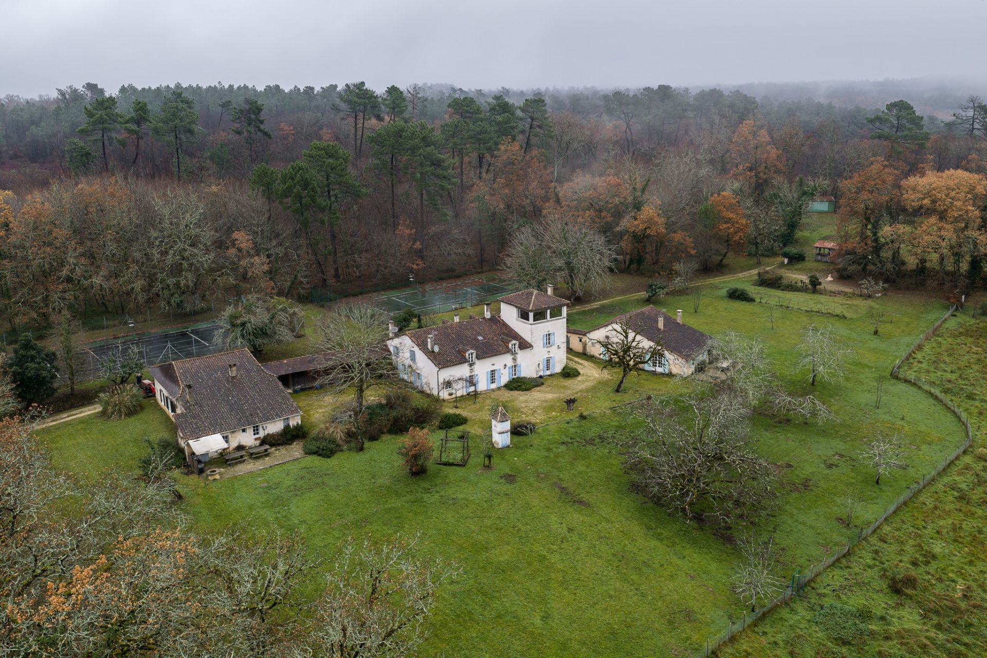 house 23 Rooms for sale on ST ASTIER (24110)