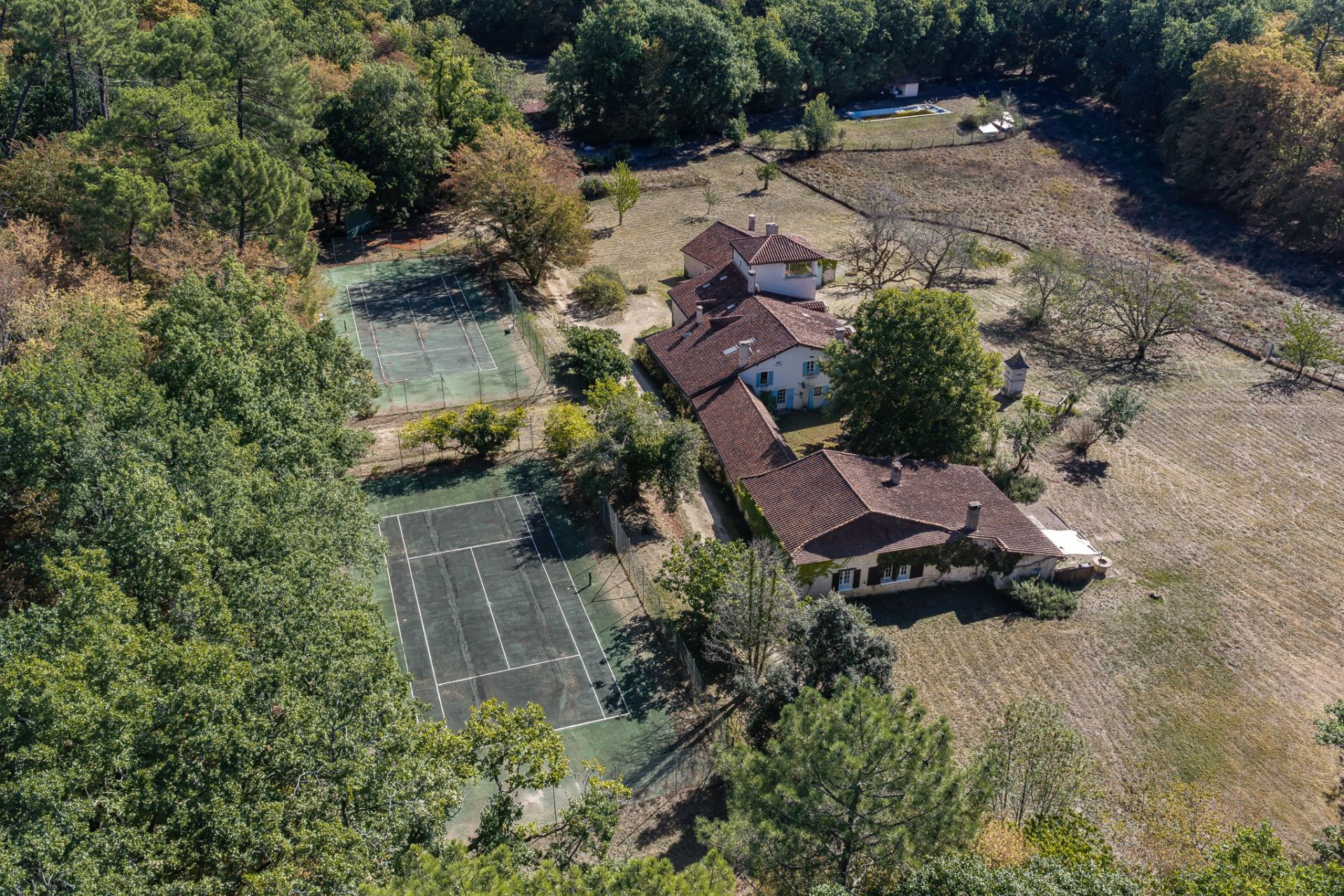 house 23 Rooms for sale on ST ASTIER (24110)