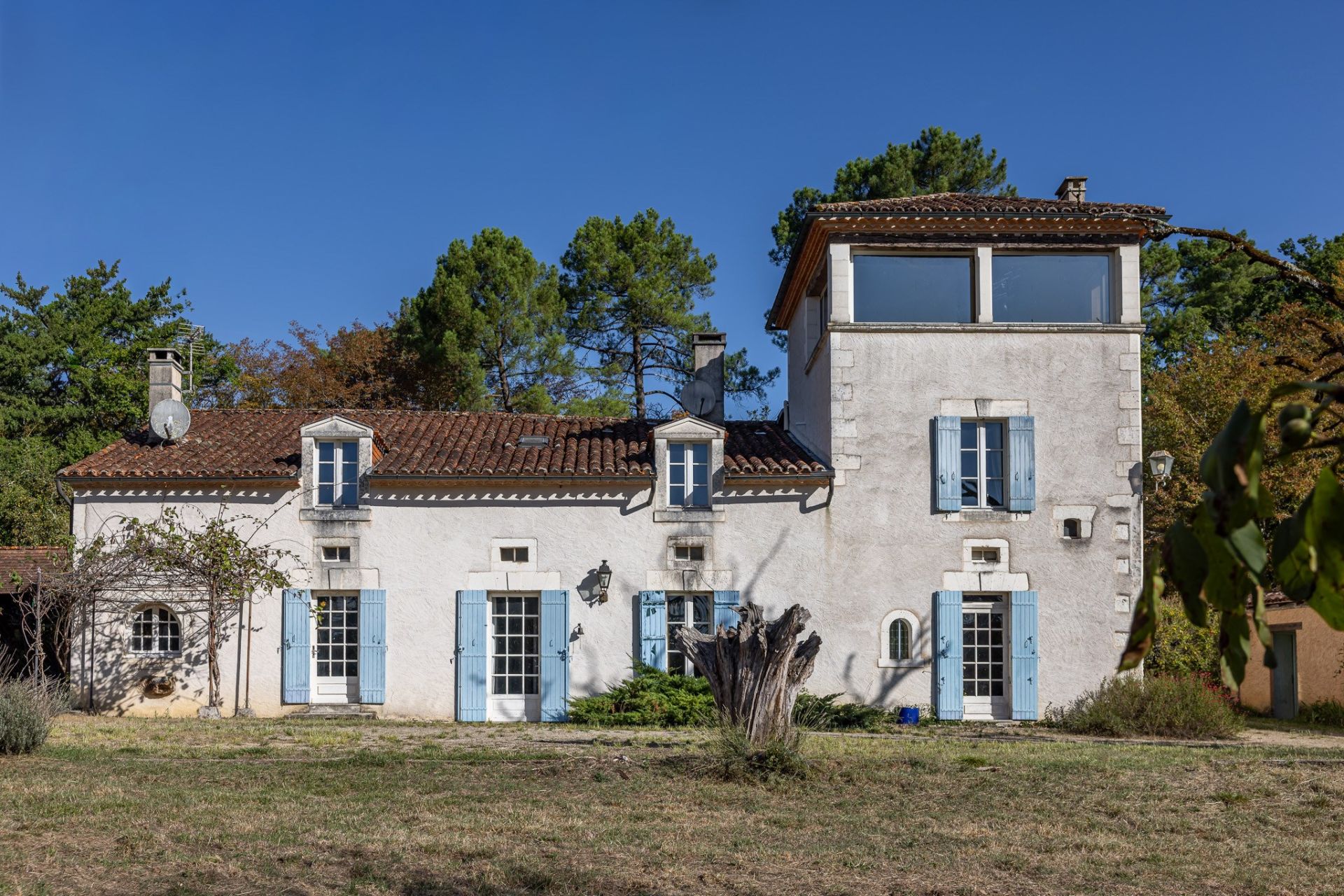 house 23 Rooms for sale on ST ASTIER (24110)