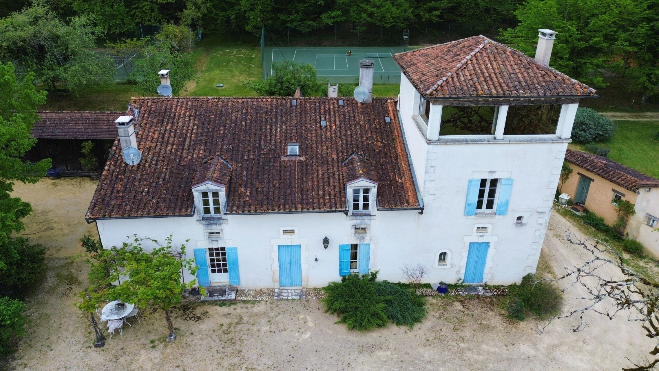 house 23 Rooms for sale on ST ASTIER (24110)