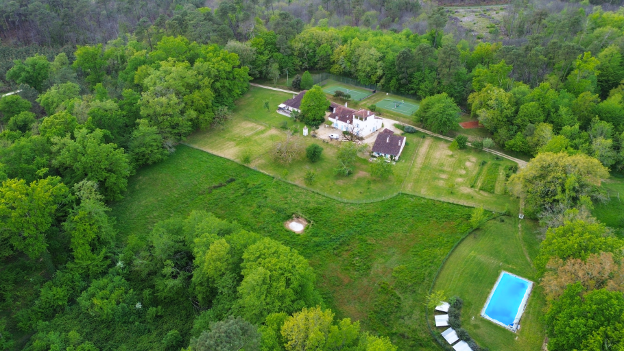 house 23 Rooms for sale on ST ASTIER (24110)