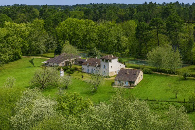 house 23 Rooms for sale on ST ASTIER (24110)