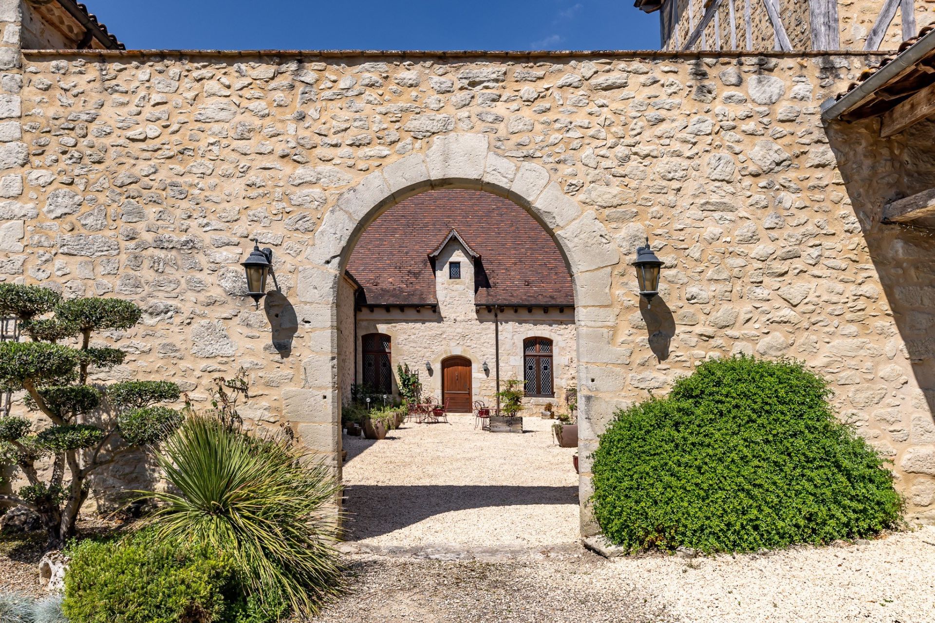 house 28 Rooms for sale on VILLENEUVE SUR LOT (47300)