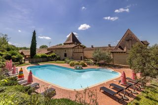 house 28 Rooms for sale on VILLENEUVE SUR LOT (47300)