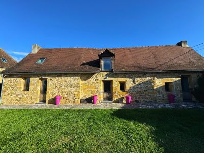 Vente Maison Saint-Jean-de-Côle 17 Pièces 560 m²