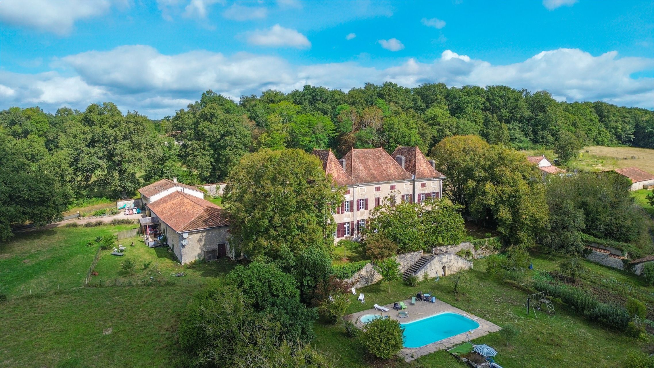 maison 18 Pièces en vente sur VARAIGNES (24360)