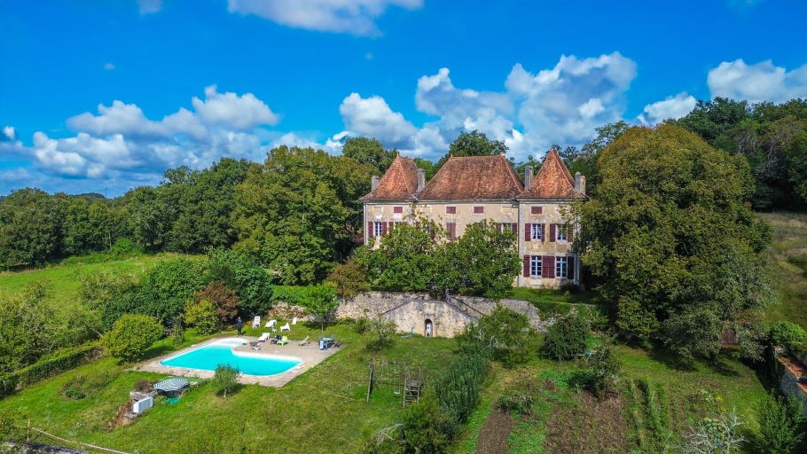 maison 18 Pièces en vente sur VARAIGNES (24360)