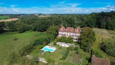 maison 18 Pièces en vente sur VARAIGNES (24360)