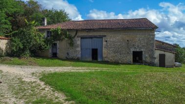 maison 18 Pièces en vente sur VARAIGNES (24360)