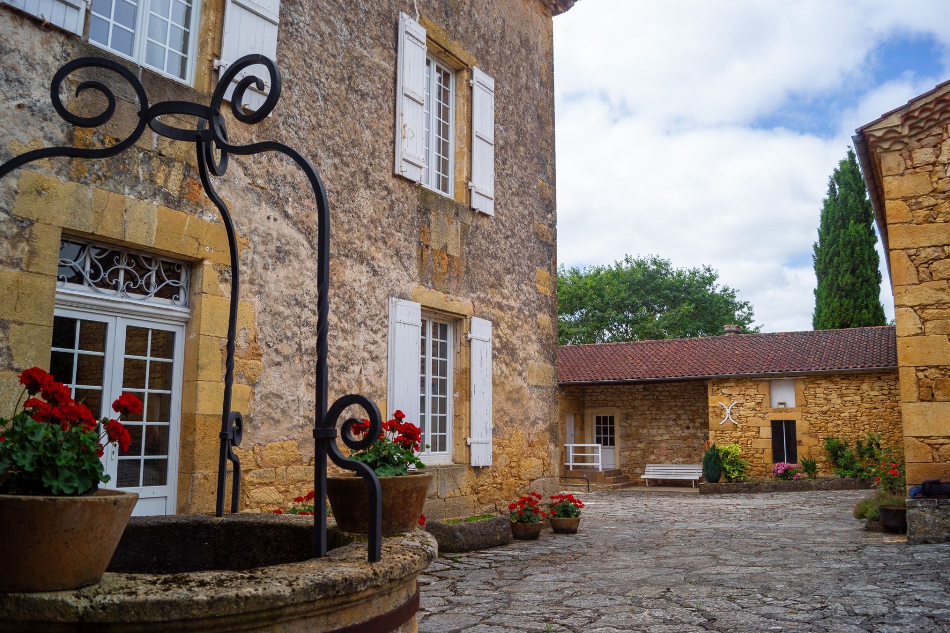 house 10 Rooms for sale on FUMEL (47500)