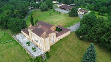 house 10 Rooms for sale on CONDEZAYGUES (47500)