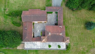 house 10 Rooms for sale on FUMEL (47500)