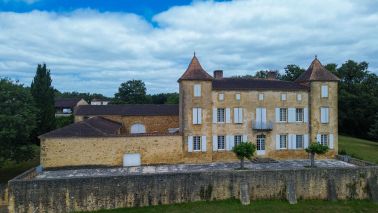 house 10 Rooms for sale on CONDEZAYGUES (47500)