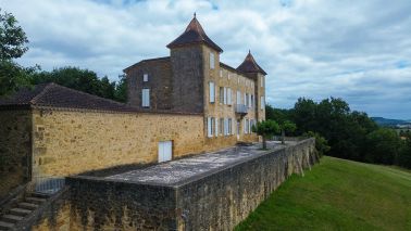 house 10 Rooms for sale on CONDEZAYGUES (47500)