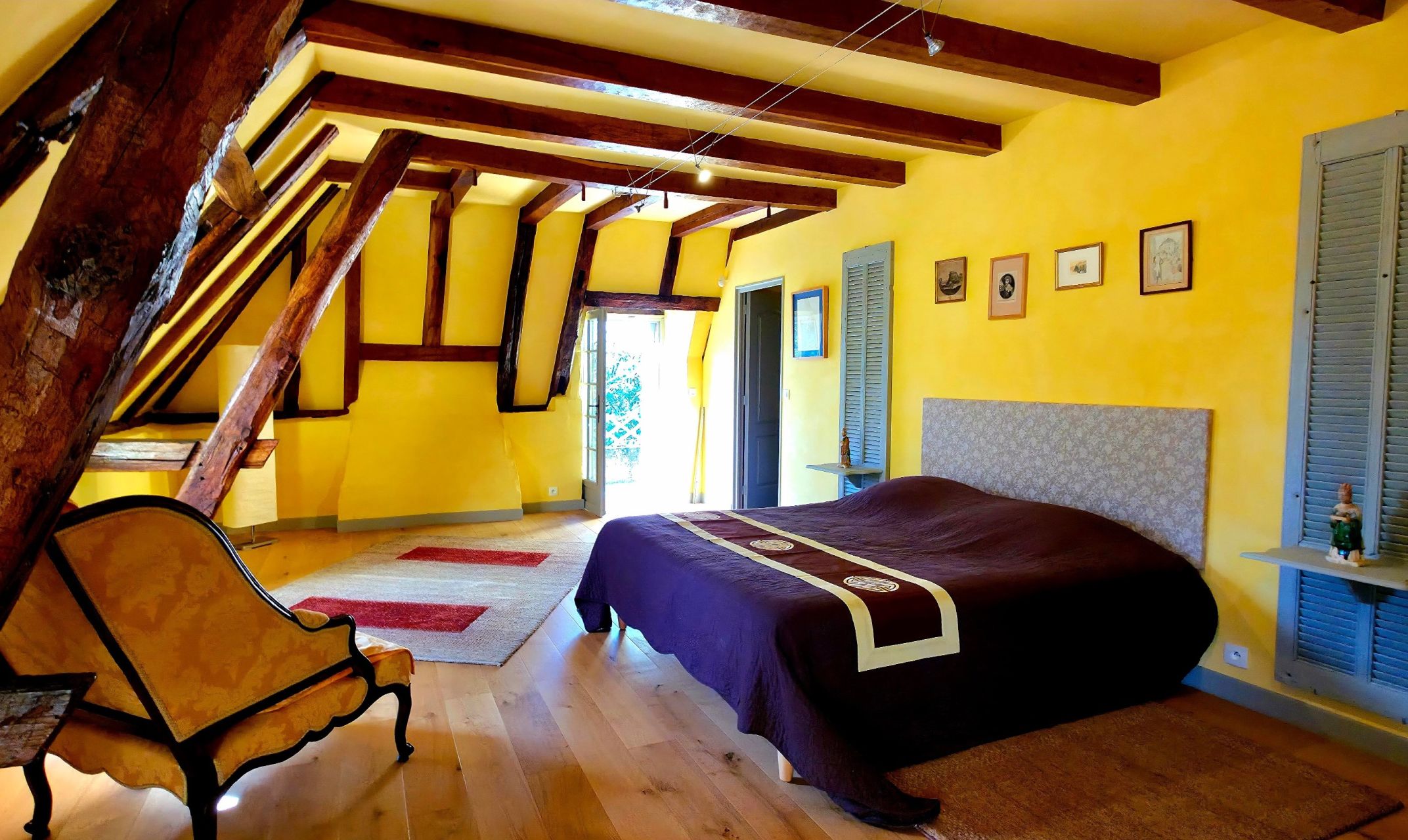 house 8 Rooms for sale on LE BUGUE (24260)