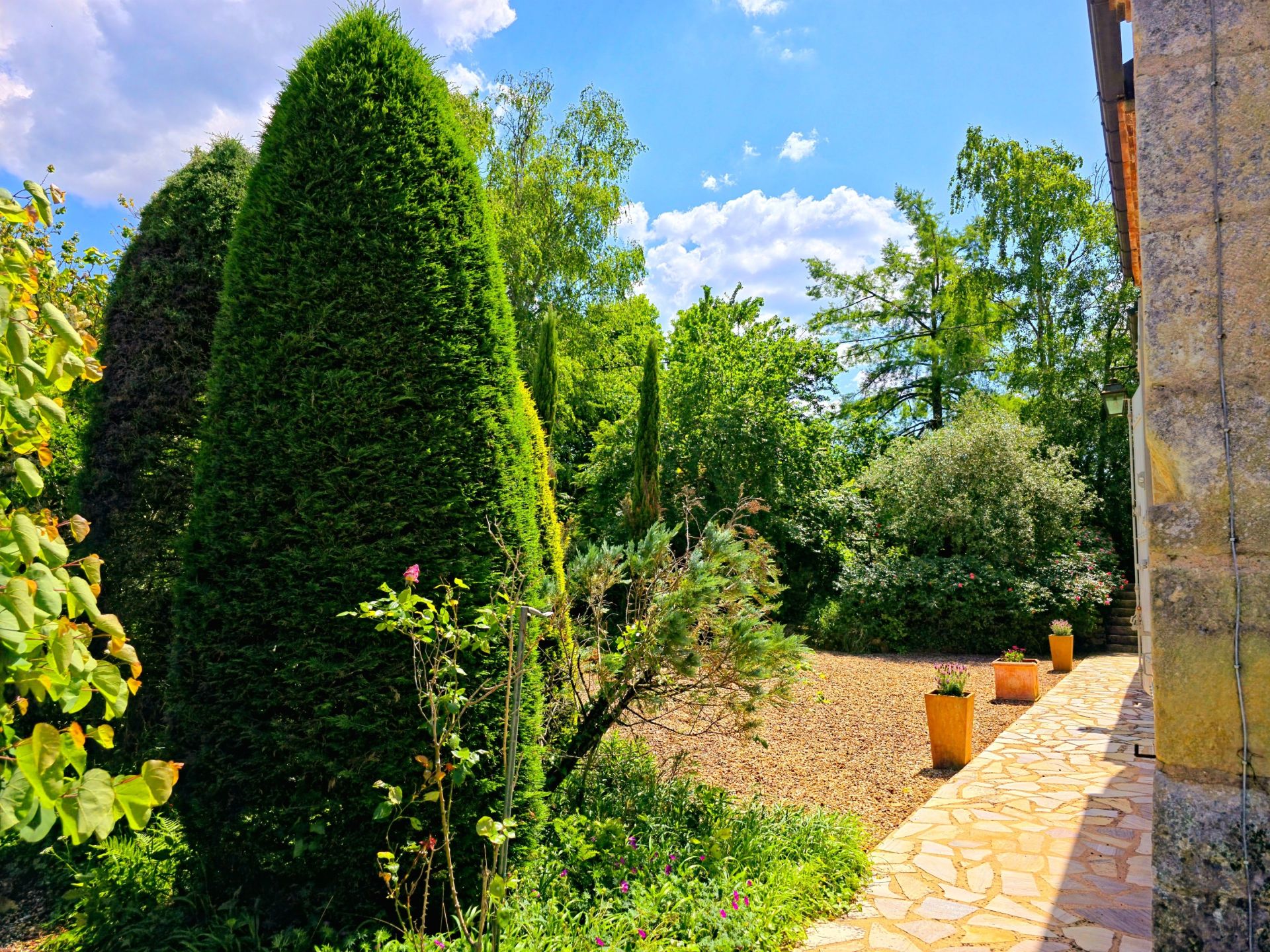 house 8 Rooms for sale on LE BUGUE (24260)