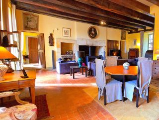 house 8 Rooms for sale on LE BUGUE (24260)