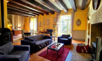house 8 Rooms for sale on LE BUGUE (24260)