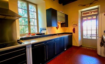 house 8 Rooms for sale on LE BUGUE (24260)