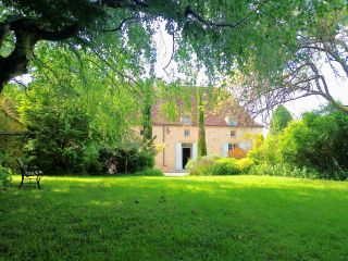 house 8 Rooms for sale on LE BUGUE (24260)