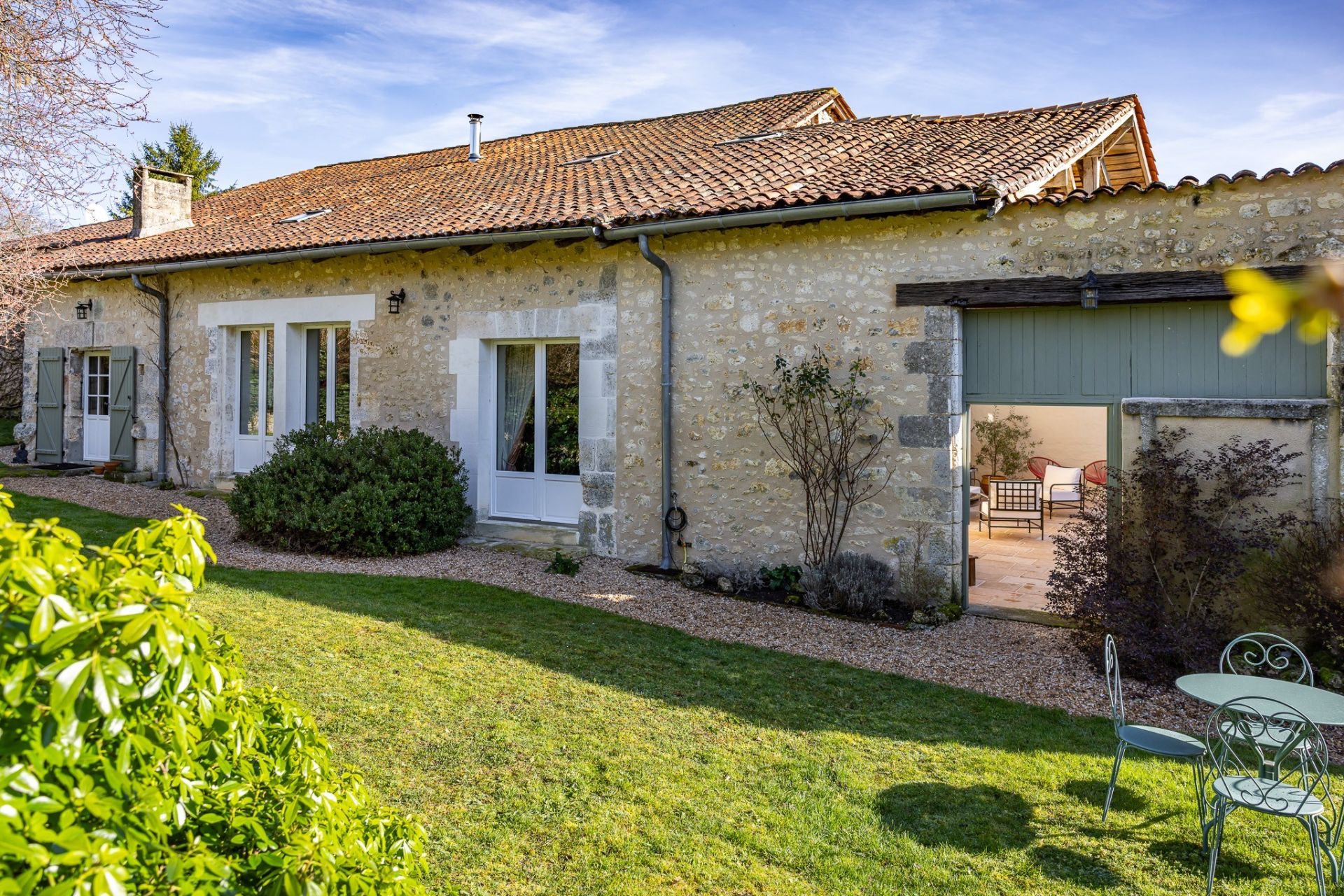 maison 8 Pièces en vente sur MAREUIL EN PERIGORD (24340)