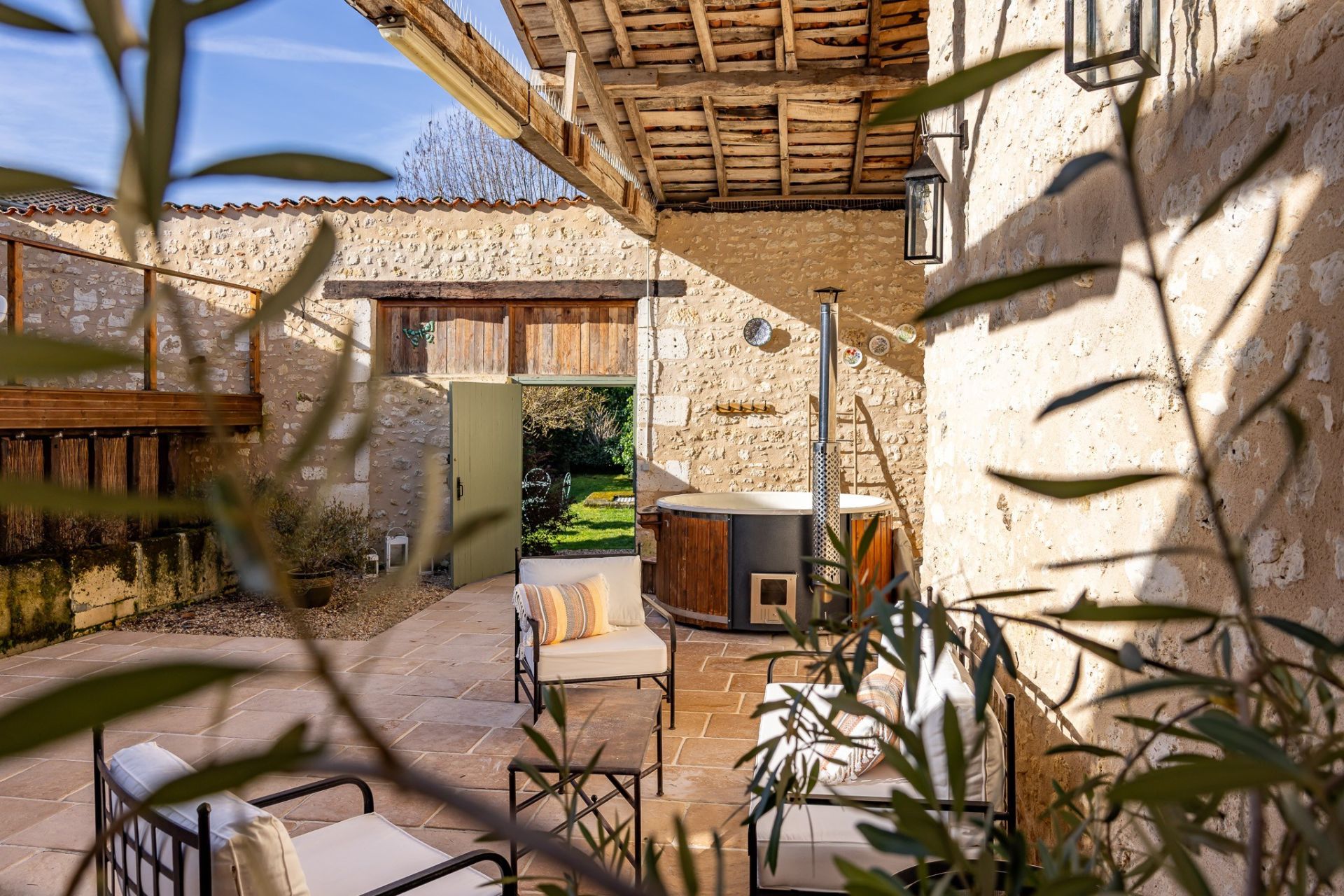 house 8 Rooms for sale on MAREUIL EN PERIGORD (24340)