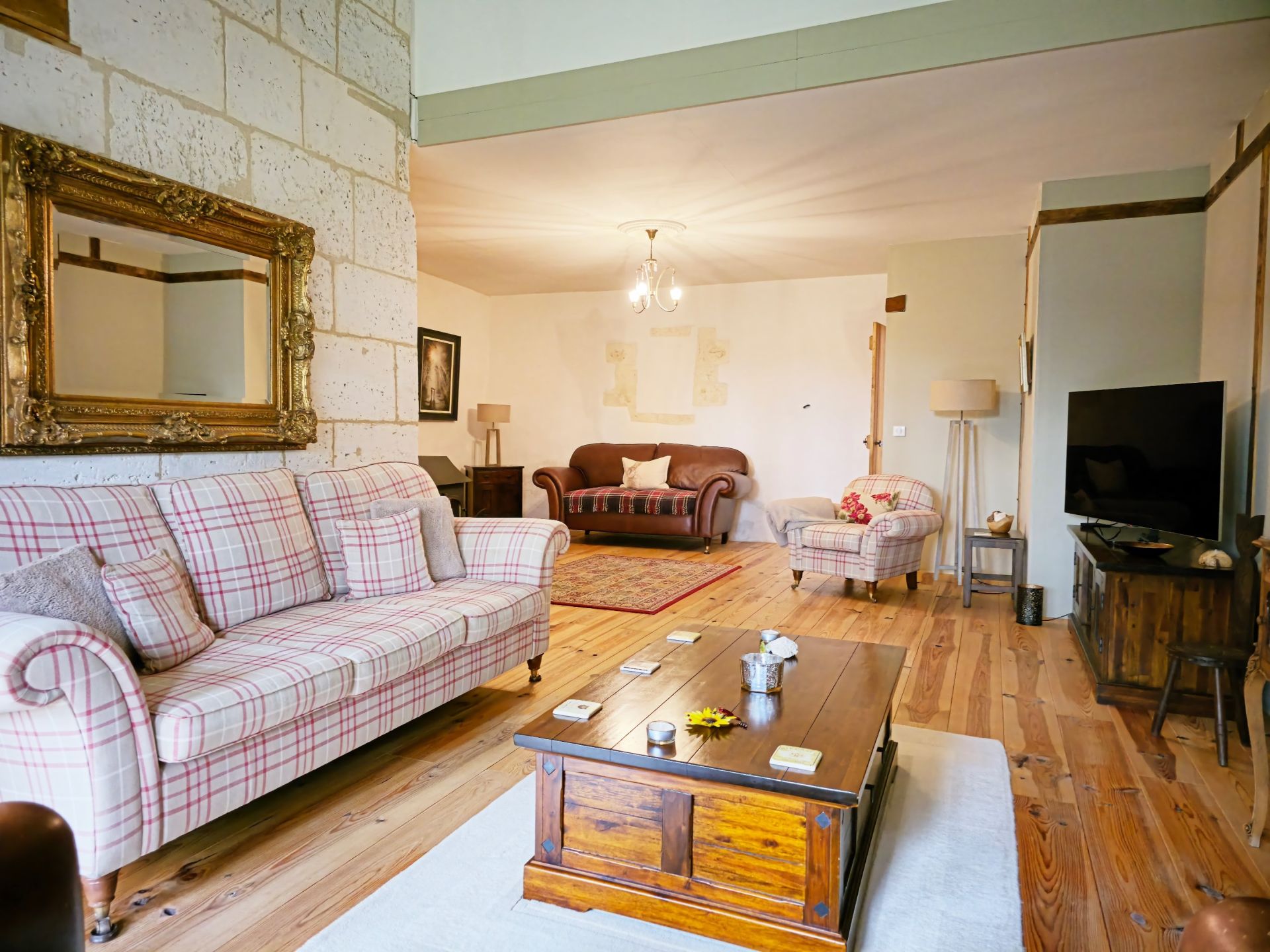 maison 8 Pièces en vente sur MAREUIL EN PERIGORD (24340)