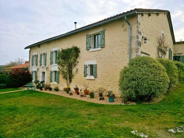 maison 8 Pièces en vente sur MAREUIL EN PERIGORD (24340)