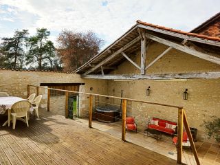 maison 8 Pièces en vente sur MAREUIL EN PERIGORD (24340)