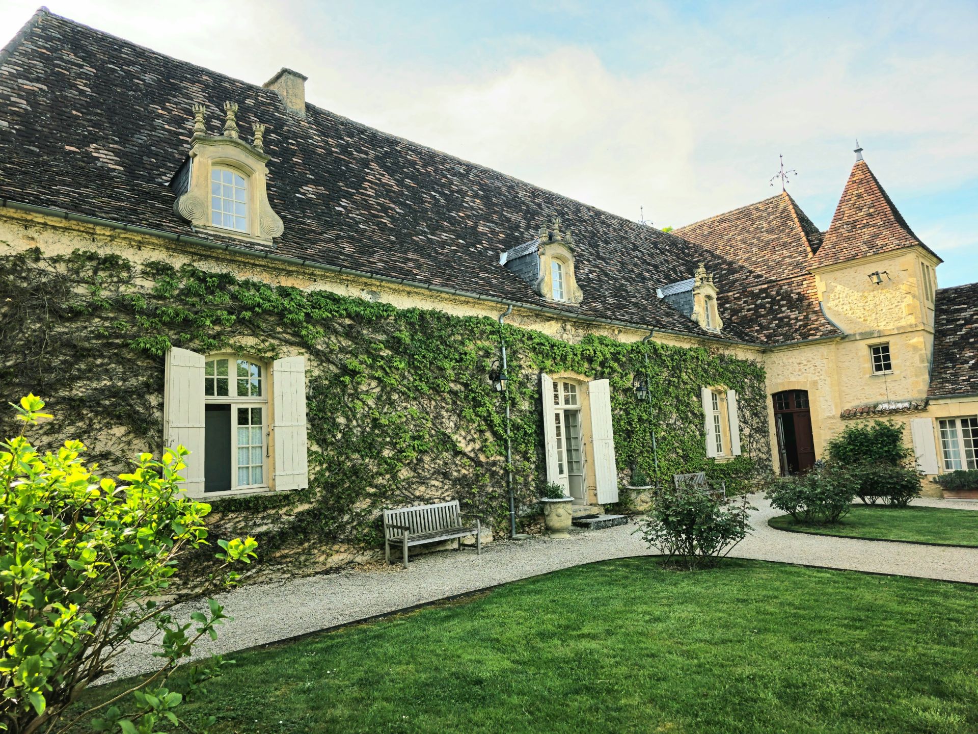 maison 15 Pièces en vente sur STE ALVERE ST LAURENT LES BATONS (24510)