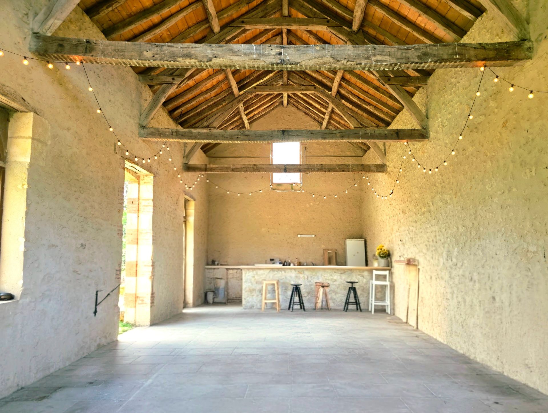 house 15 Rooms for sale on STE ALVERE ST LAURENT LES BATONS (24510)