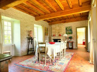 house 15 Rooms for sale on STE ALVERE ST LAURENT LES BATONS (24510)