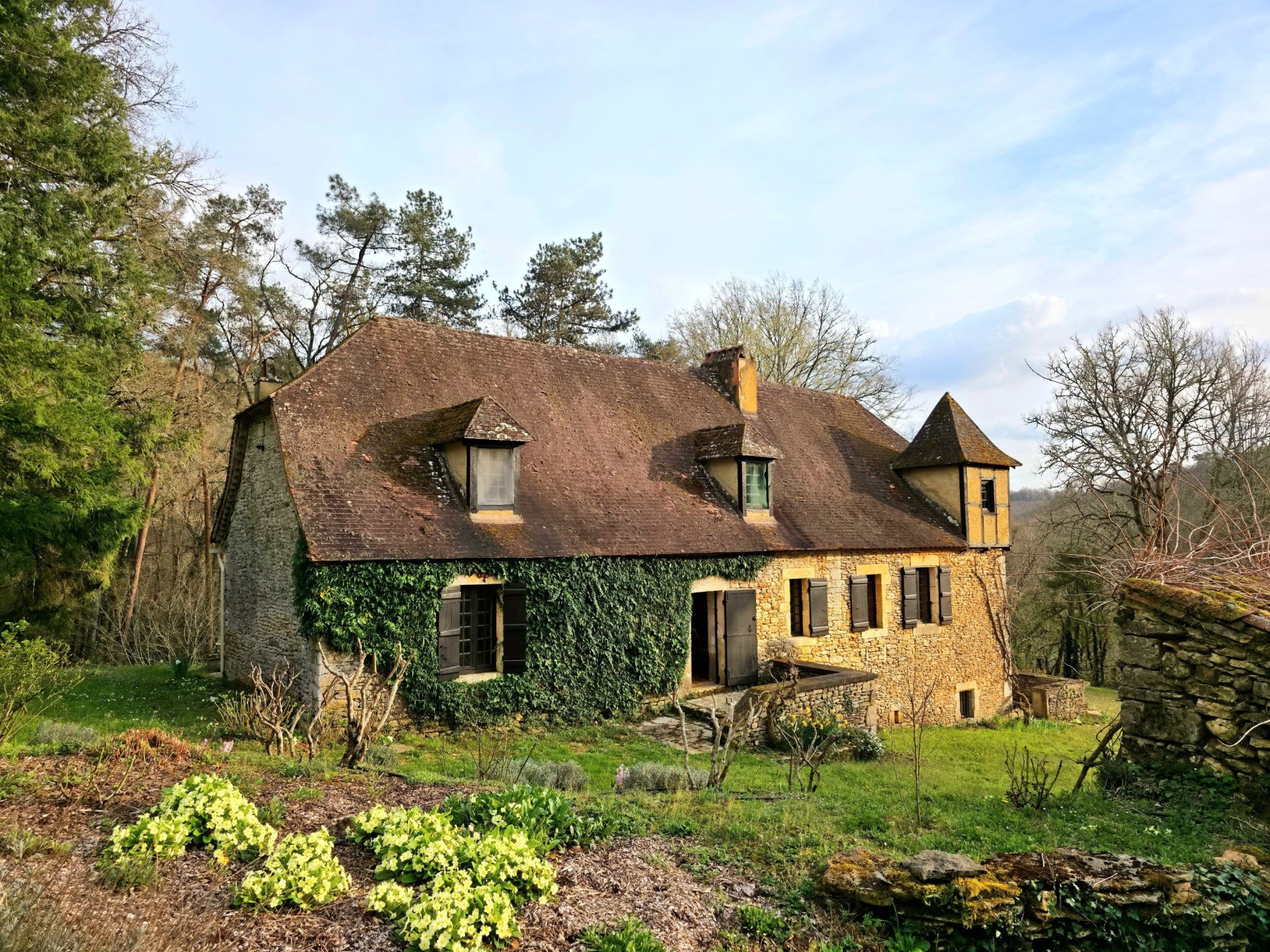 house 8 Rooms for sale on LAVAUR (24550)