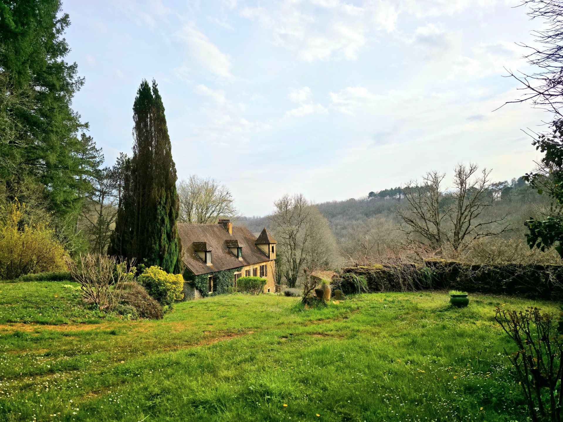 house 8 Rooms for sale on LAVAUR (24550)