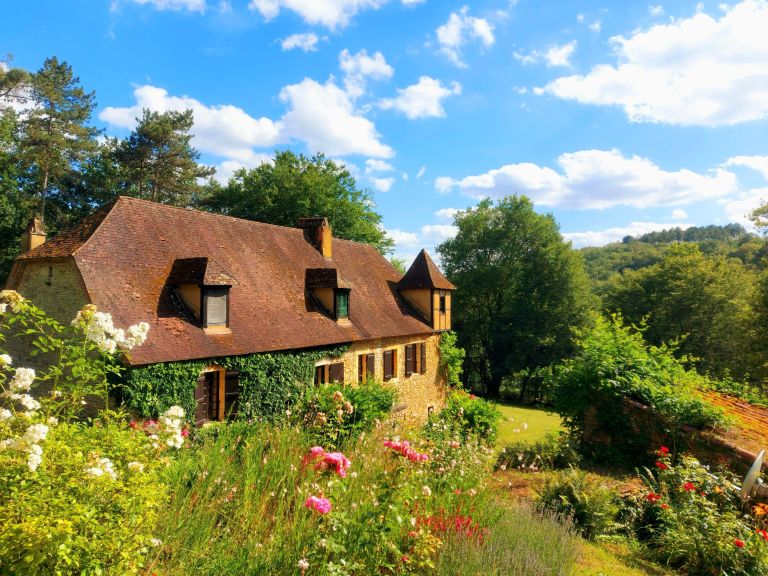 house 8 Rooms for sale on LAVAUR (24550)