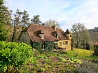 house 8 Rooms for sale on LAVAUR (24550)