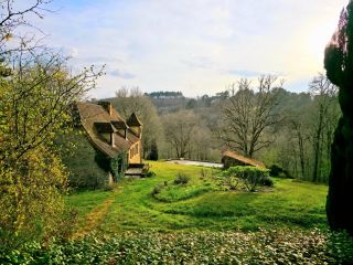 house 8 Rooms for sale on LAVAUR (24550)