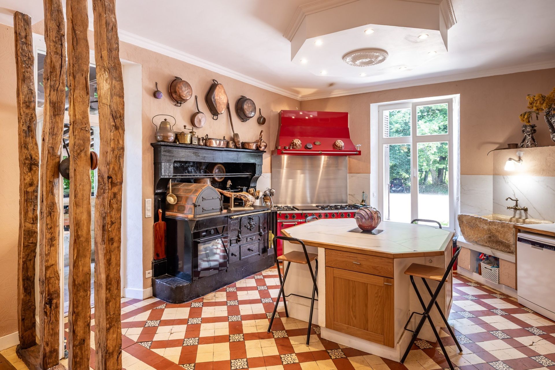 castle 14 Rooms for sale on BRANTOME (24310)