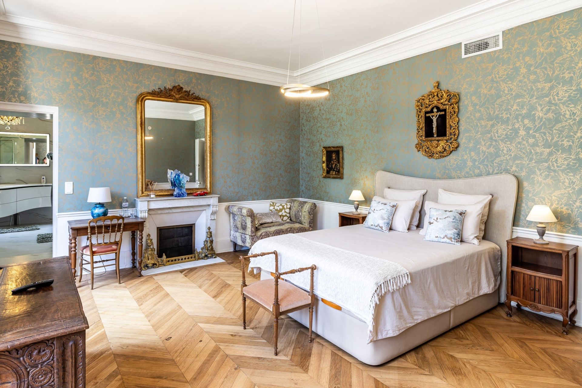 castle 14 Rooms for sale on BRANTOME (24310)