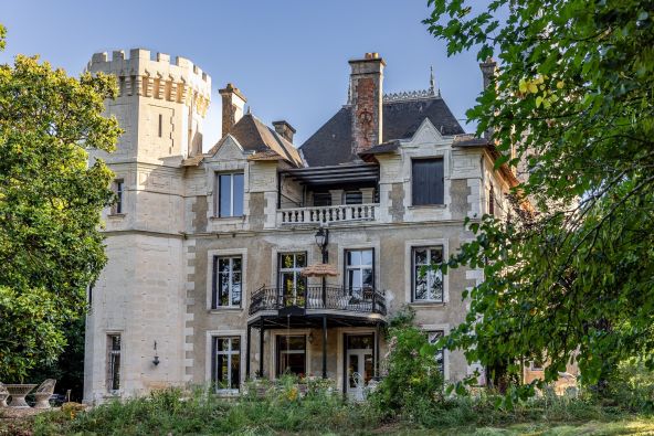 Vente Château Brantôme 14&nbsp;Pièces 530&nbsp;m²