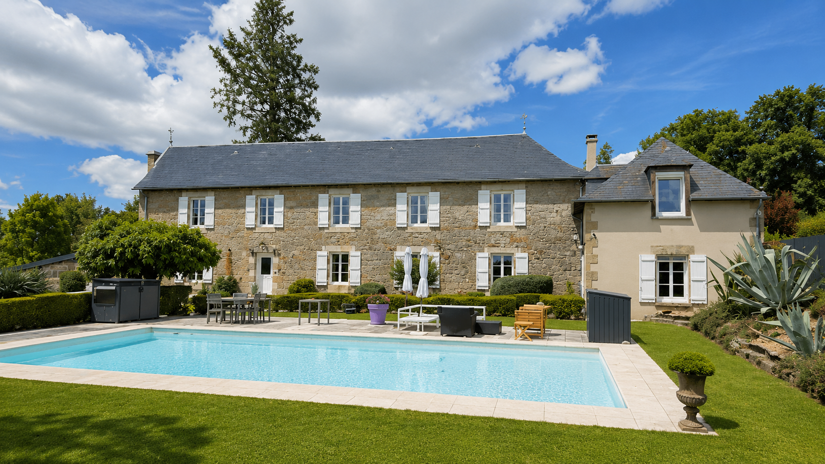 house 8 Rooms for sale on BRIVE LA GAILLARDE (19100)