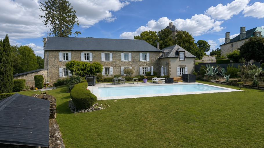 house 8 Rooms for sale on BRIVE LA GAILLARDE (19100)