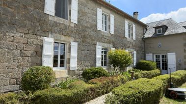 house 8 Rooms for sale on BRIVE LA GAILLARDE (19100)