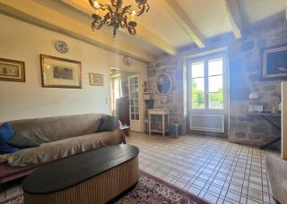 house 8 Rooms for sale on BRIVE LA GAILLARDE (19100)