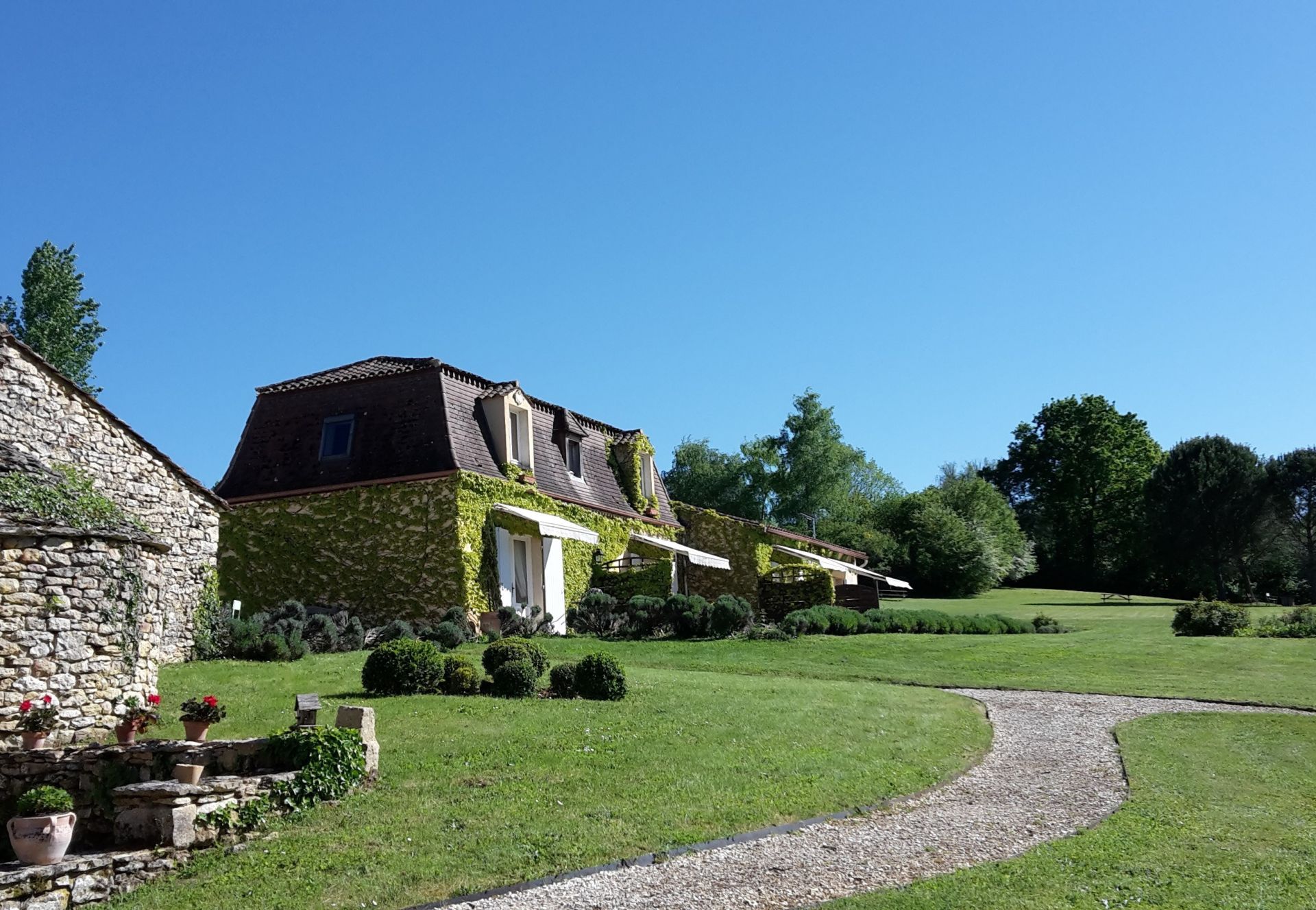 house 15 Rooms for sale on SIORAC EN PERIGORD (24170)