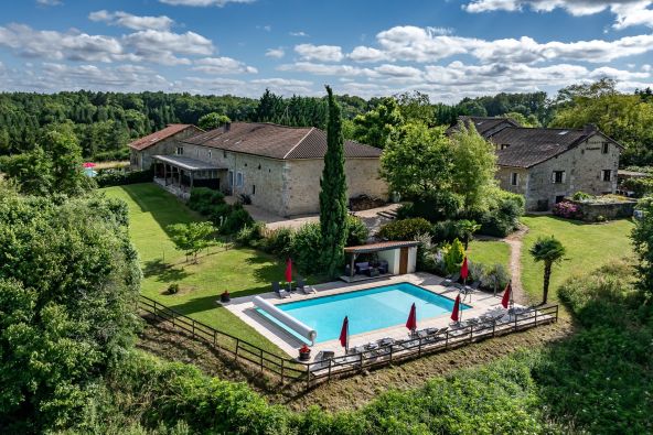 Vente Maison Saint-Pardoux-la-Rivière 36 Pièces 807 m²