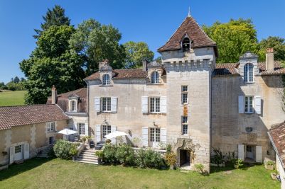 Vente Château Périgueux 25&nbsp;Pièces 854&nbsp;m²