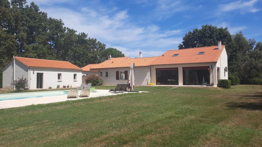 maison contemporaine 7 Pièces en vente sur BERGERAC (24100)