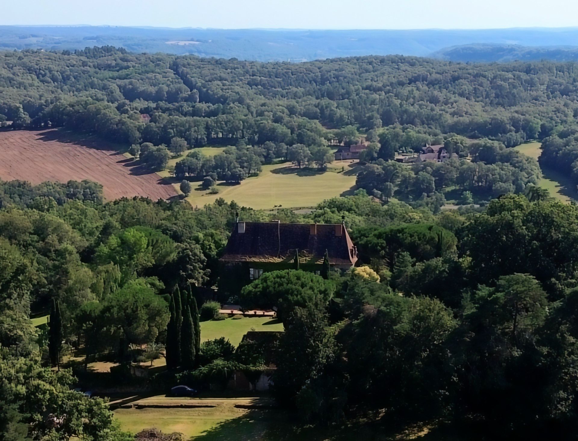 maison 15 Pièces en vente sur STE ALVERE ST LAURENT LES BATONS (24510)